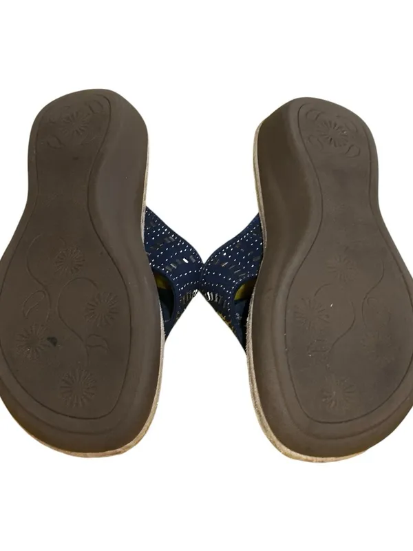 Cliffs by White Mountain Navy Embellished Comfort Thong Sandals Size 6M EUC - Image 5