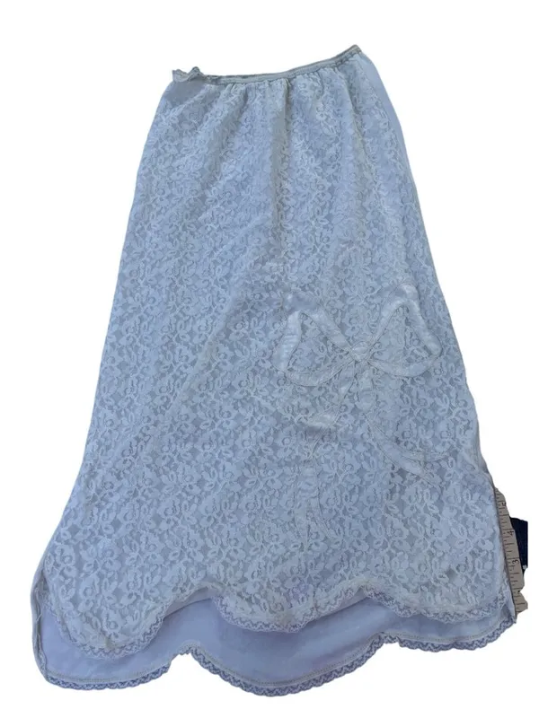 Vintage White Lace Skirt With Bow Accent & Scalloped Hem Elastic Waist Lined 35o - Image 2
