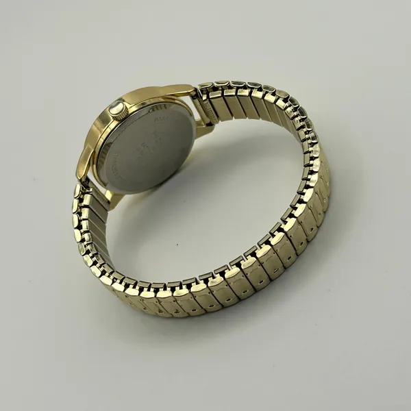 Folio Gold Classic Women’s Watch Working New Battery - Image 5