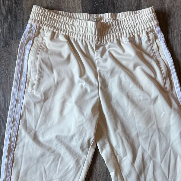 NWOT adidas Cream Track/Jogger Pants with ICONIC Side Stripes Size Medium - Image 2