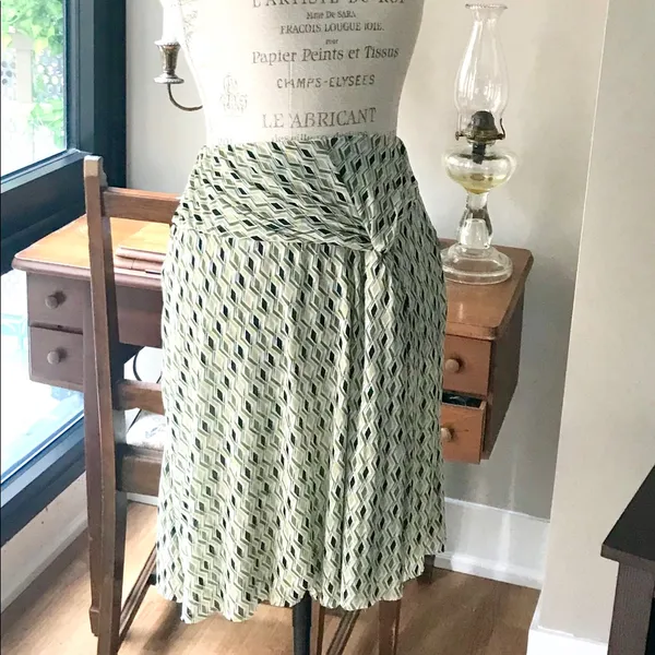 Kenneth Cole Reaction Green Print Skirt Sz XS - Image 2