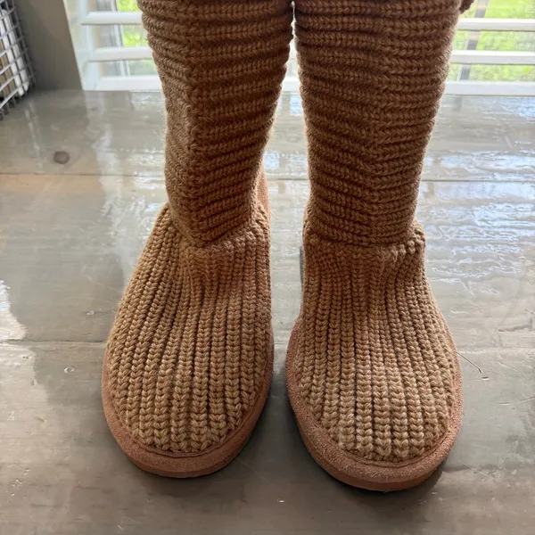 Bearpaw Tan Anastaia Boots Sz 9 - Image 3