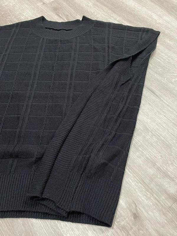 Black Sleeves Less Sweater Top Size XL - Image 4