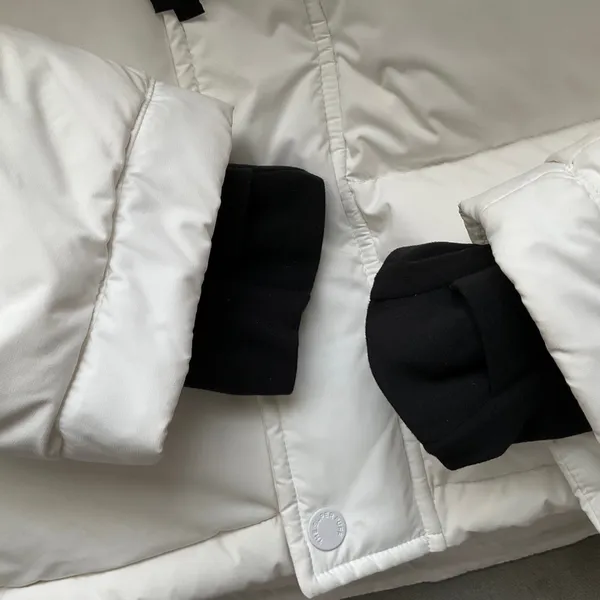 Aritzia The Super Puff™ Shorty cliMATTE™ Down Puffer Jacket White M - Image 15