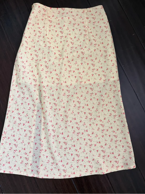 Princess Polly Light Yelllow Floral high slit Skirt US 2 (skirt only) - Image 4