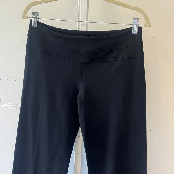 Lululemon Groove Pants Black Flare Yoga Pants Size 8 Reg Mid Rise Athleisure - Image 3