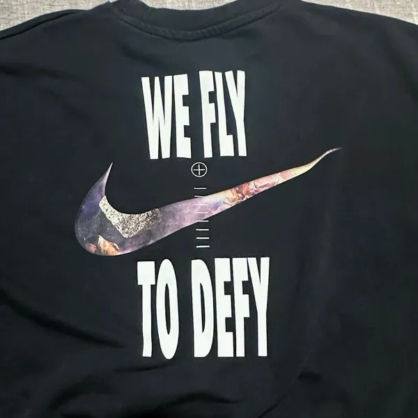 Nike Dri Fit Swoosh Fly Graphic Boxy Sweatshirt Womens S Black Loose Fit Crop - Image 2