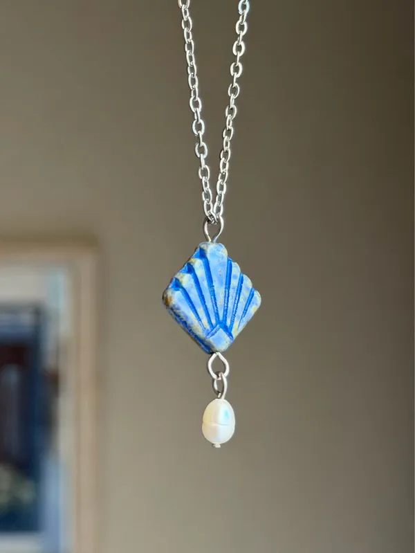 Handmade quality Czech glass fan & freshwater dangle necklace🌀 - Image 2