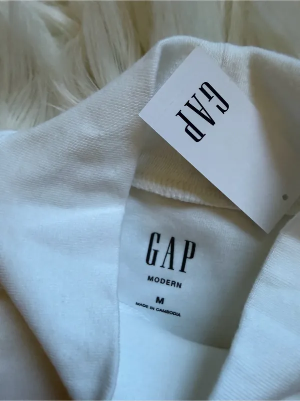 GAP Modern mockneck tee - Image 5