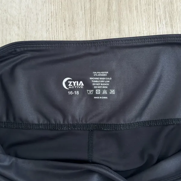 Zyia Active Black Metallic Light N Tight Hi-Rise 7/8 Leggings - Image 10