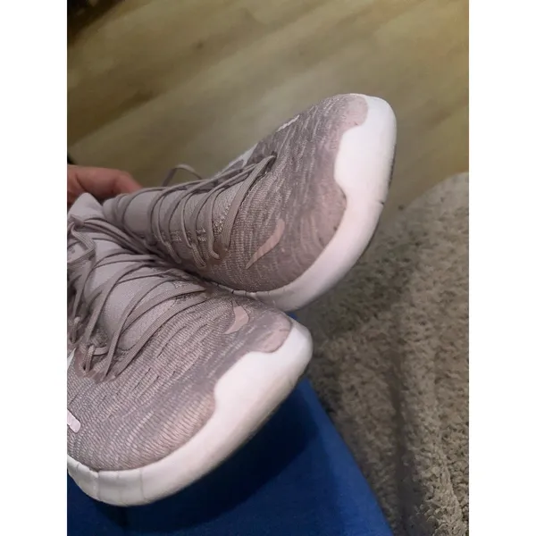 Nike pink shoes - Image 5