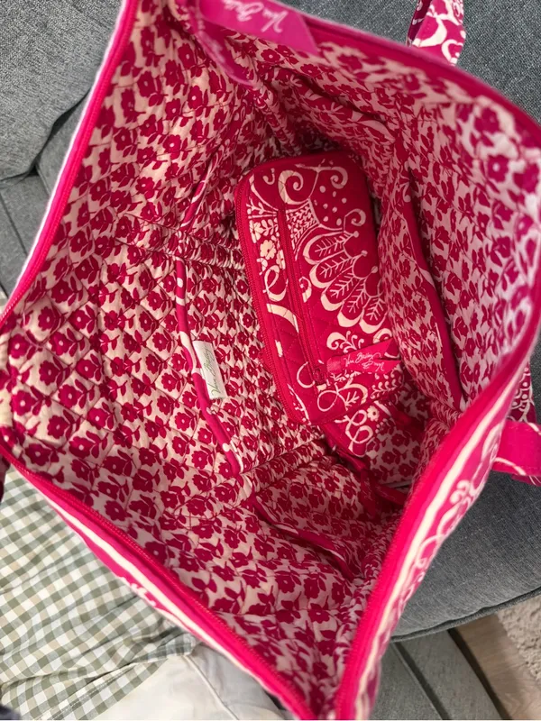 BUNDLE: Vera Bradley Pink Floral Quilted Tote with Matching Pouches - Image 4