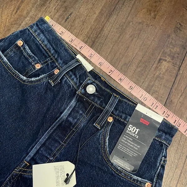 Levi's 501 Mid-Thigh Denim Shorts Size 25 - Image 7