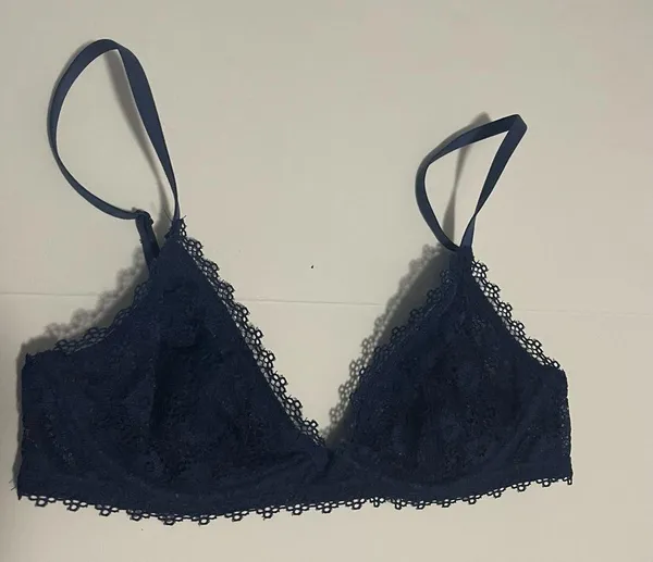 Victoria's Secret Navy Blue Lace Bralette Size XS - Image 4