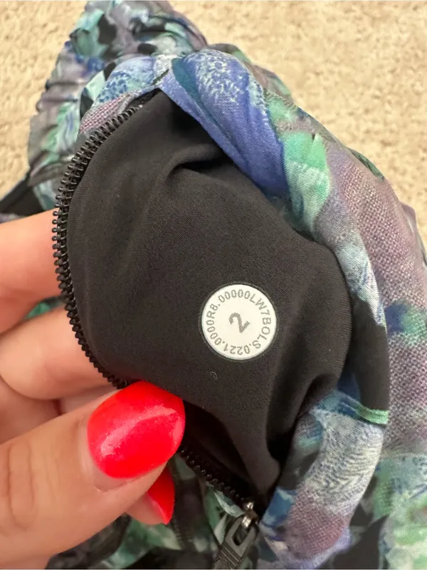 lululemon athletica Green and Blue Floral-Print Athletic Shorts - Image 3