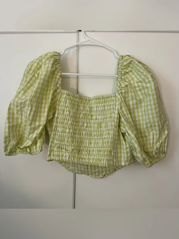H&M Green and white gingham puff sleeve smocked crop top NWT medium - Image 2
