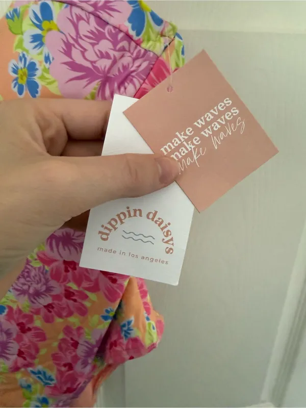 NWT Dippin' Daisy's Salt Water One Piece Garden Gables Floral Swimsuit Small - Image 4