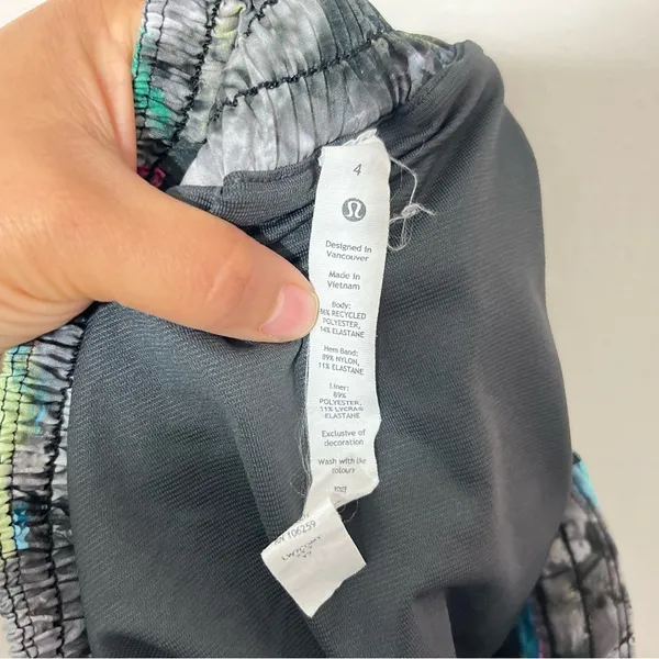 Lululemon Hotty Hot Short 4” Paint Drift Multi Color Size 4 - Image 5