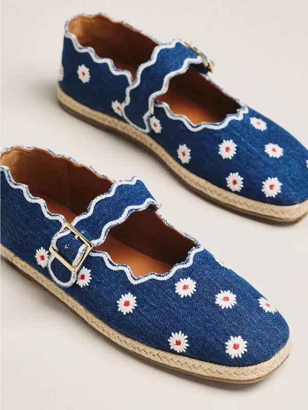 Maeve Denim Daisy Espadrille Mary Janes - Blue & White Size 8-9 - Image 4