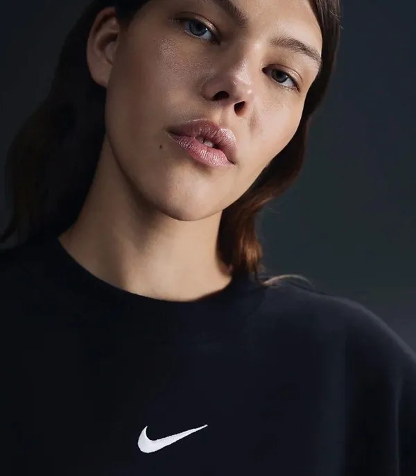 Nike Oversized Crewneck Sweatshirt Black - Image 4