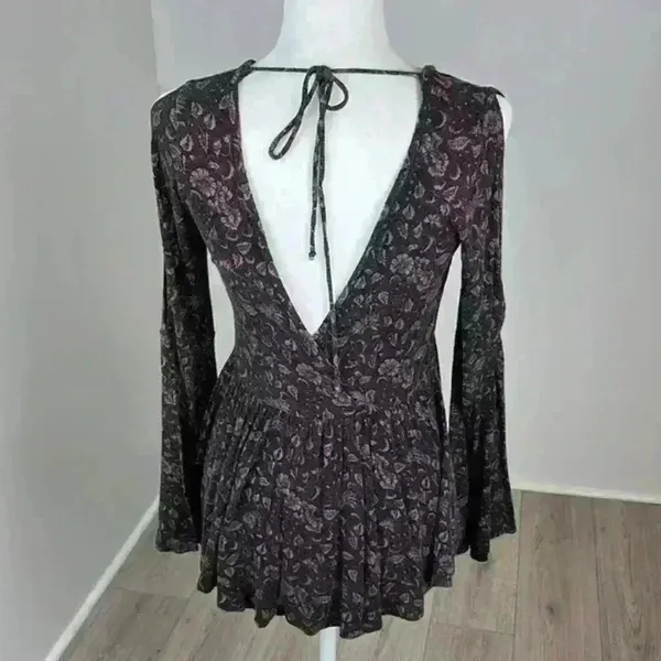 American Eagle Open-Back Bell Sleeve Top Size S - Image 4