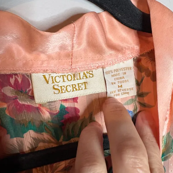 Vtg Gold Label Victoria's Secret floral striped sleep shirt - Image 3