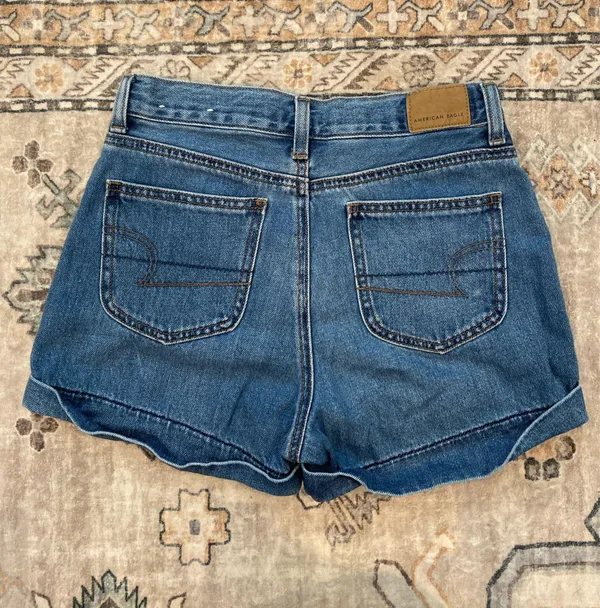 American Eagle Mom Shorts Denim - Image 2