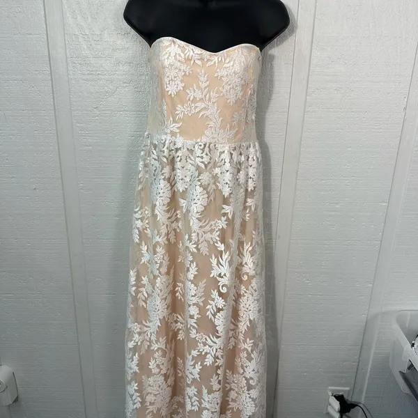 Lulus Beige with White Lace Overlay Strapless Dress Size Medium NWT - Image 3