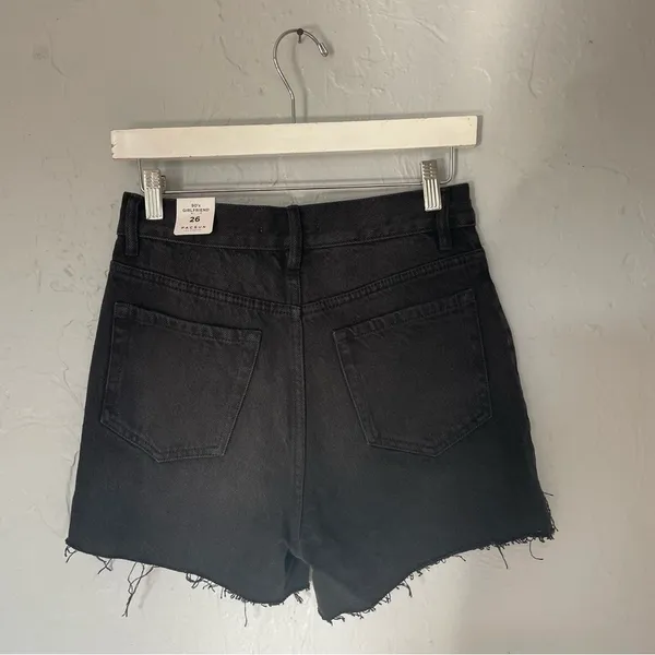 PacSun NWT 90’s Girlfriend Black Raven Denim Jean Shorts Frayed Hem‎ Waist 26” - Image 5