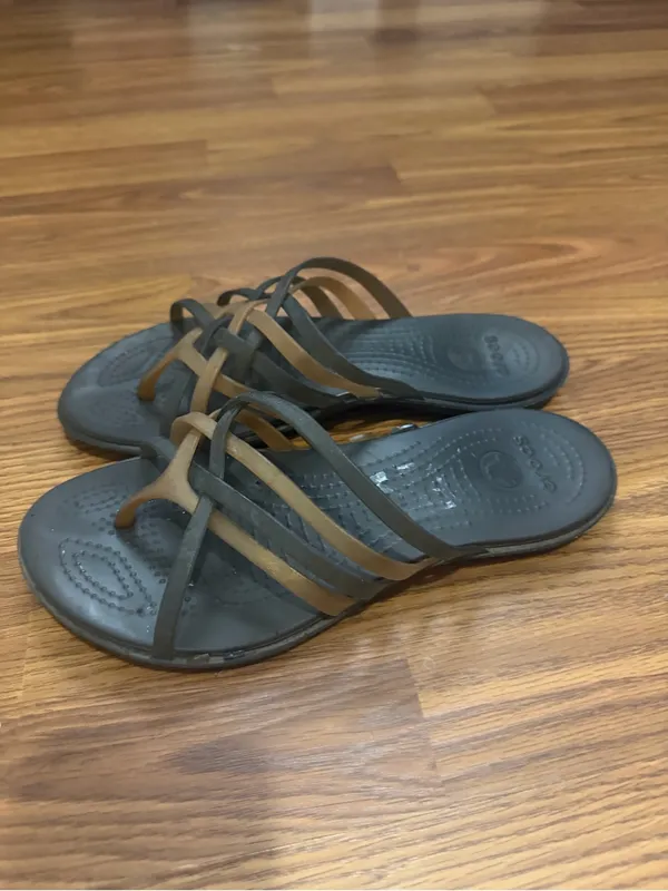 Crocs Huarache Strappy Comfort Outdoor Water Flat sandals 7. - Image 2