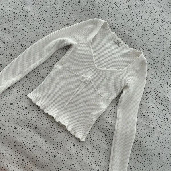 Aritzia Soloist Sweater White - Image 3