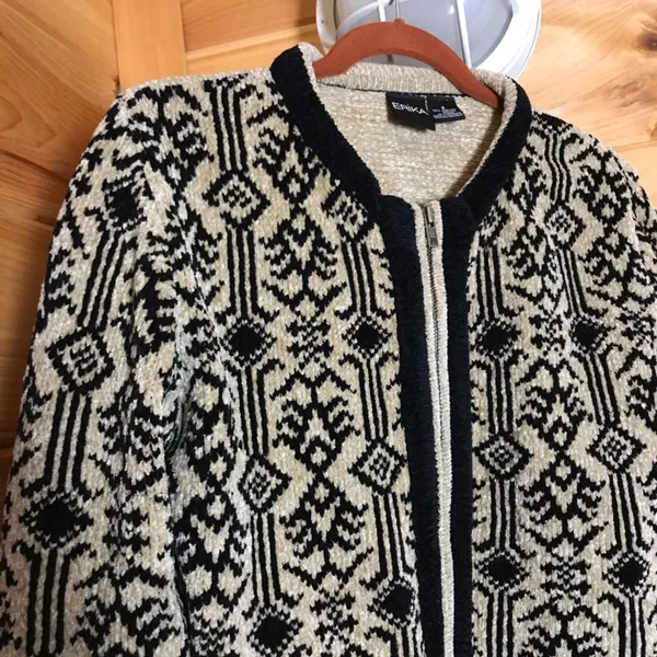 Erika VINTAGE SOFT KNIT TAN AND BLACK AZTEC PRINT KNIT ZIP UP CARDIGAN - Image 2