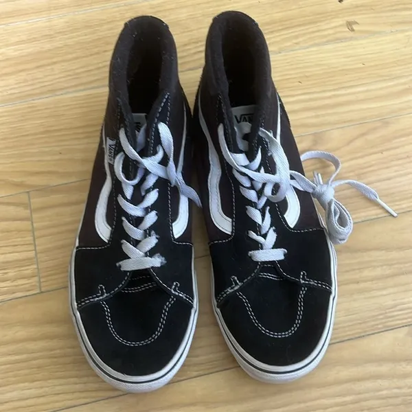 Vans Black and White Sk8-Hi Sneakers Women's Size 7.5 High Top Streetwear Suede - Image 3
