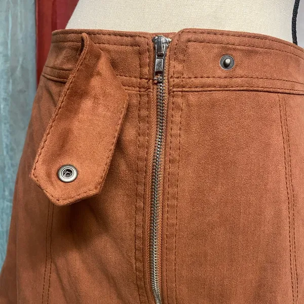 American Eagle miniskirt - camel suede feel like new condition! Juniors. - Image 4