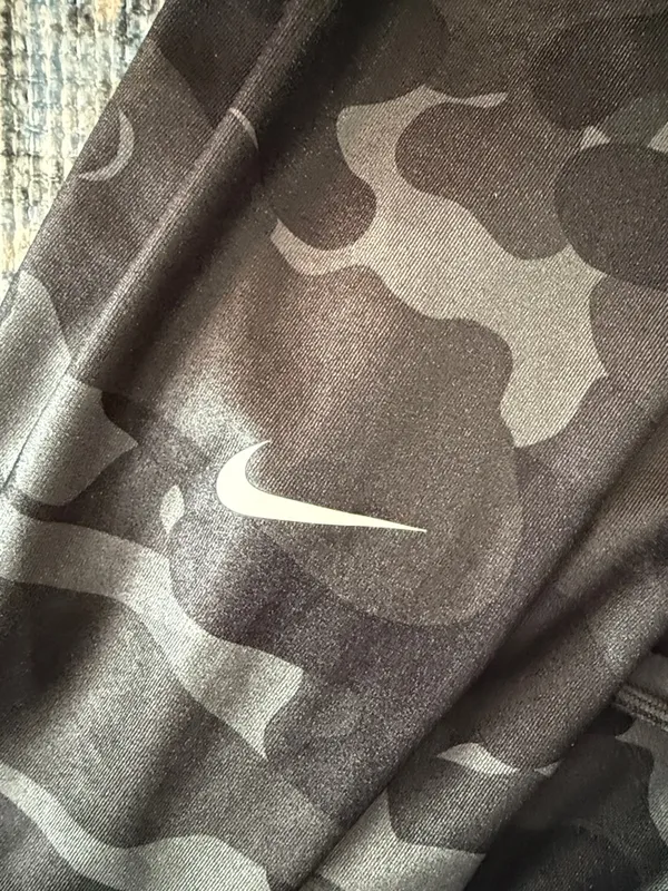 NIKE Black Camo Active Leggings Size Small - Image 8