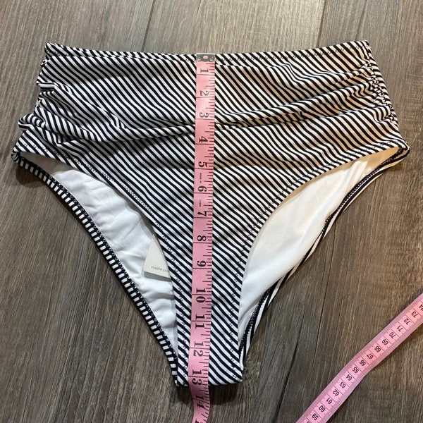 Cupshe Black White Stripe Bikini Bottom - Image 10