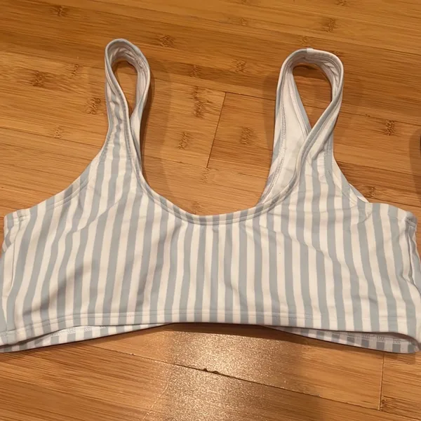 Hollister Blue and White Striped Women’s Bikini Set - Image 6