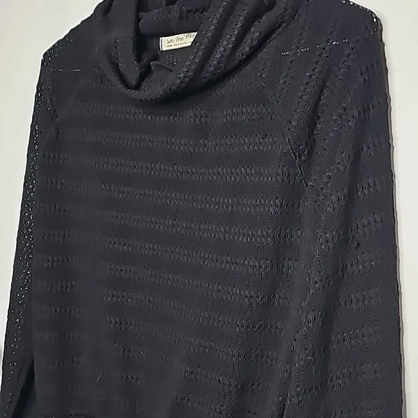 Free People raw hem cowl neck long sleeve knitted black pull over sweater sz M - Image 3