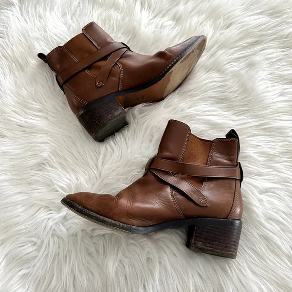 Coach Women's Buckle Chelsea Boot Sz 11 - Image 5