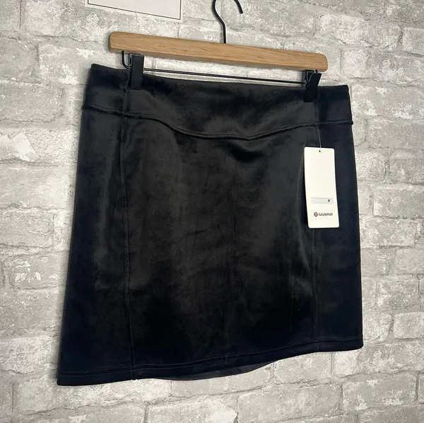 Lululemon Scuba High Rise Mini Skirt Velvet NWT Size Large (BLACK) LW8AL9S - Image 2