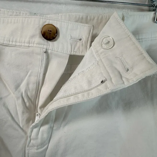Charter Club Pant Shop Cream Cotton Stretch Bermuda Shorts Womens Size 16 - Image 4