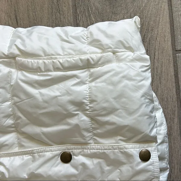 Old Navy White Puffer Vest - Image 5