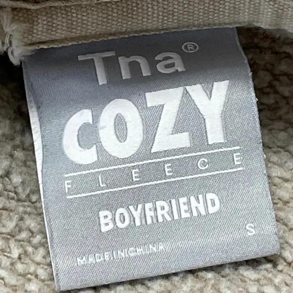 Aritzia TNA Cozy Beige Boyfriend Fleece Graphic Long Sleeve Sweatshirt Top Sz S - Image 4