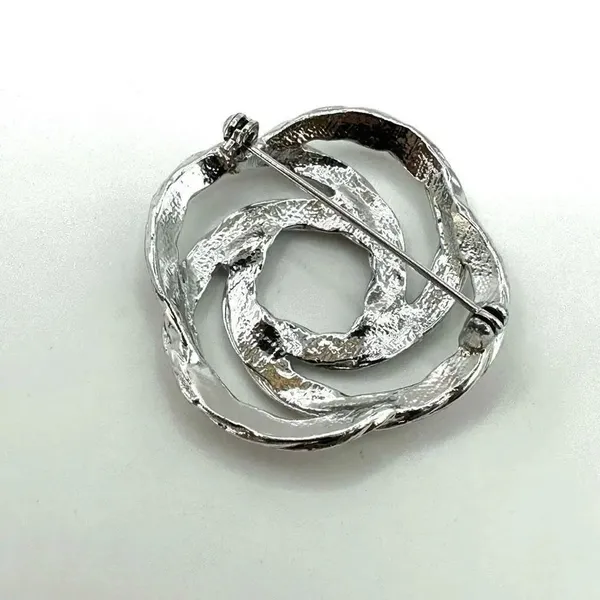 Vintage silver tone twisted knot Brooch - Image 2