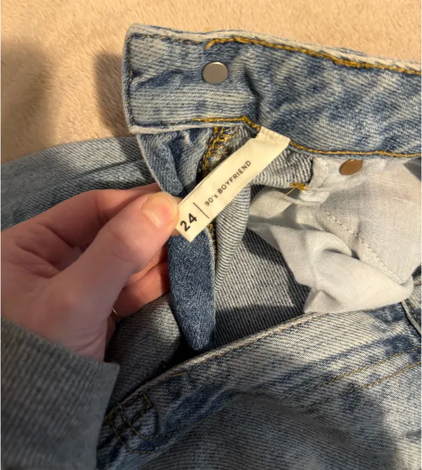 PacSun 90s Boyfriend Jeans Distressed - Image 6