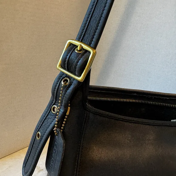 Vintage 90's COACH 9816 Legacy Slim Black Glove Leather Bucket Bag - Broken Zip - Image 5