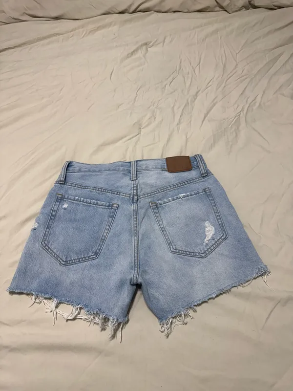 Aeropostale 90s High Rise Cut-Off Distressed Denim shorts - Image 4