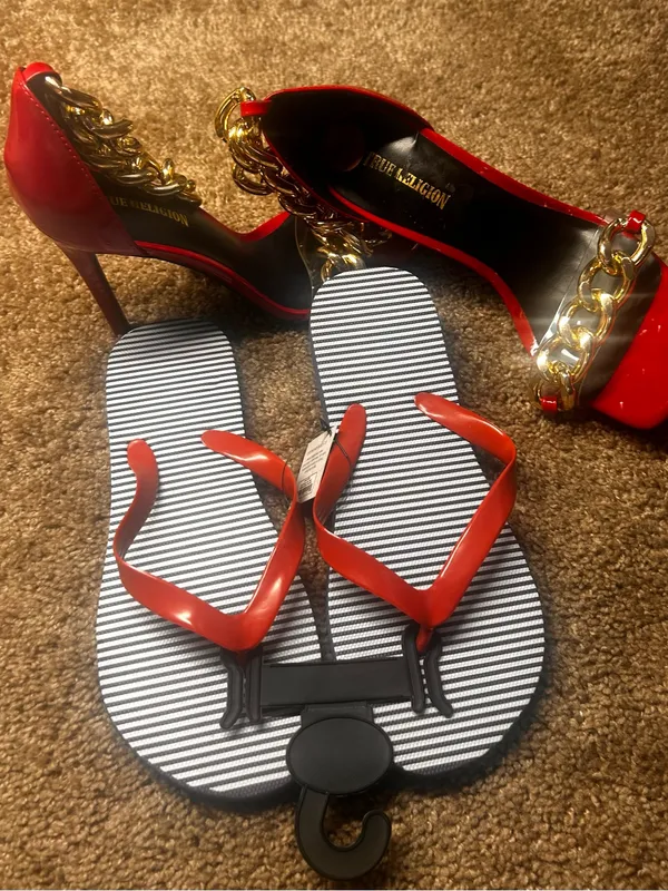 True Religion Elegant RedPatent High Heel Sandals w/Gold Chain Accents free gift - Image 15