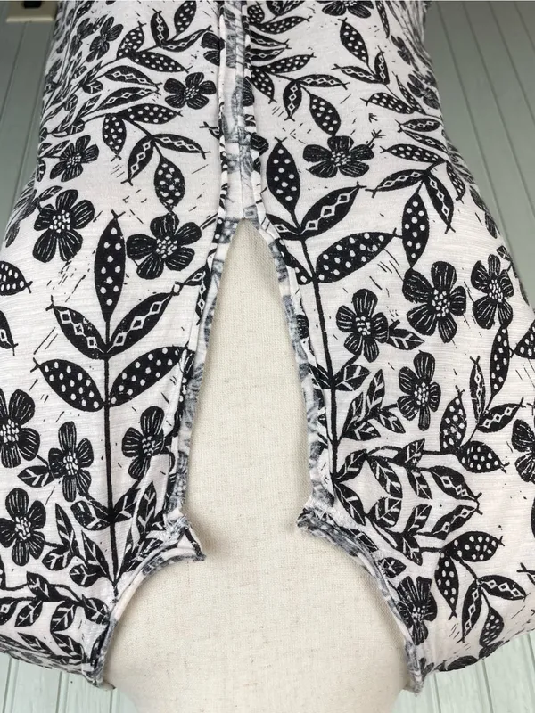 Anthropologie Press Relief Pilcro Spliced-Neck Tee Size Small Black White Floral - Image 7