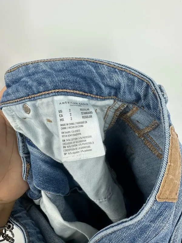 American Eagle Outfitters Comfort Stretch Waistband Mom Jeans Size 2 Distressed - Image 9
